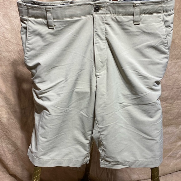 Men’s Under Armour Shorts - Picture 1 of 5